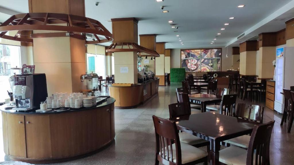 Western Grand Hotel Ratchaburi Ban Bang Kra Exteriör bild
