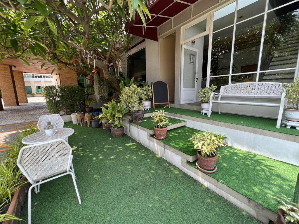 Western Grand Hotel Ratchaburi Ban Bang Kra Exteriör bild