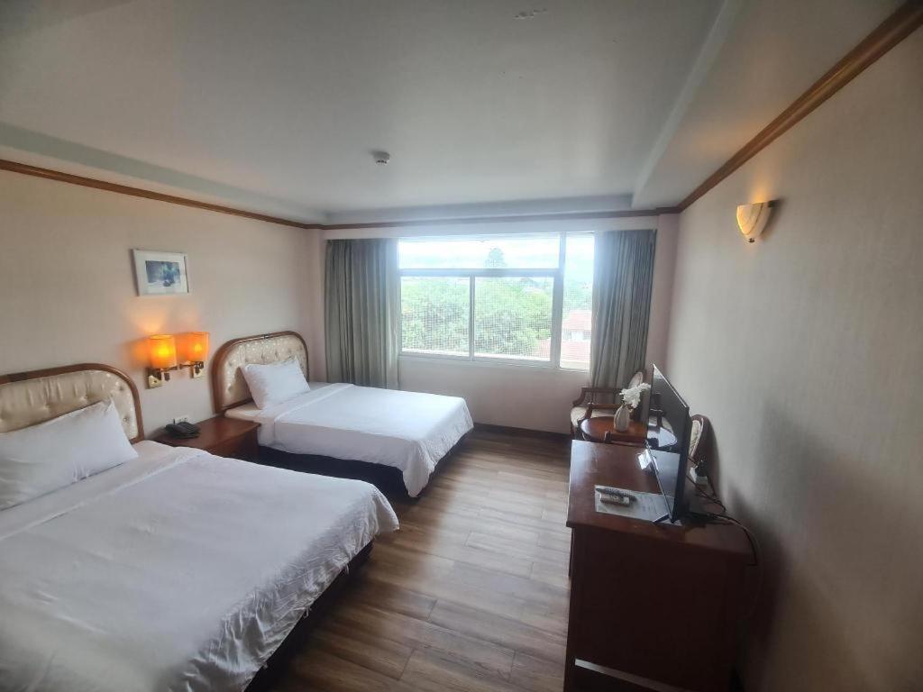 Western Grand Hotel Ratchaburi Ban Bang Kra Exteriör bild