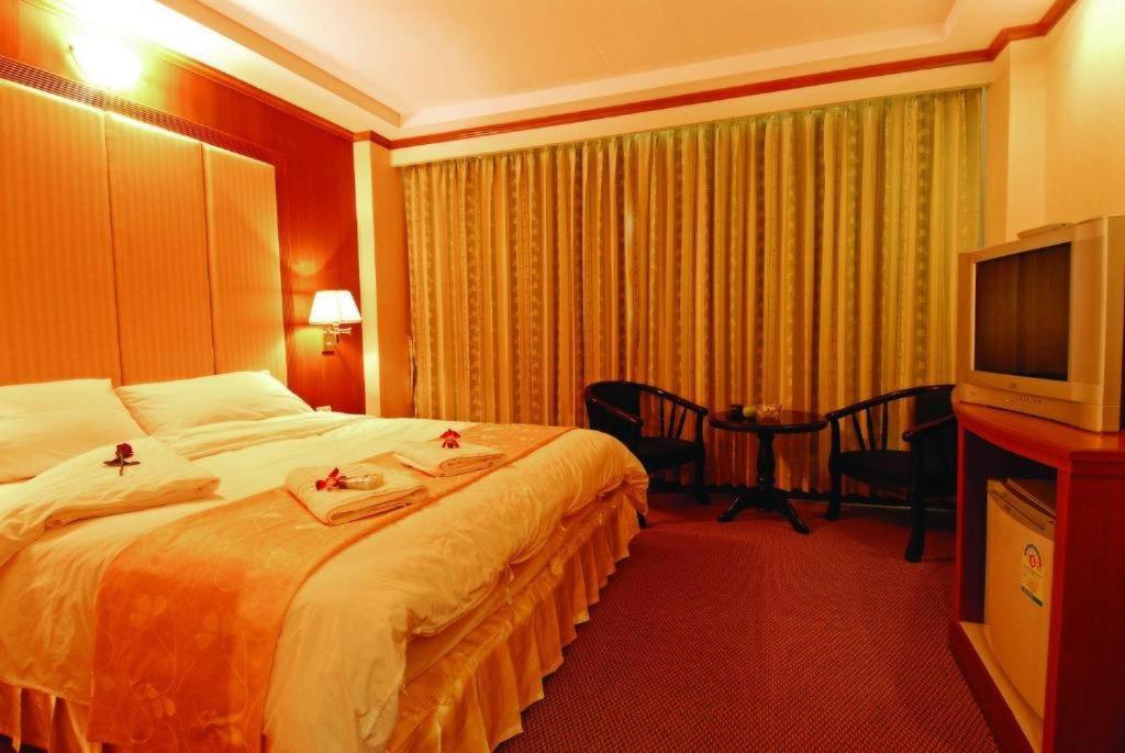Western Grand Hotel Ratchaburi Ban Bang Kra Exteriör bild