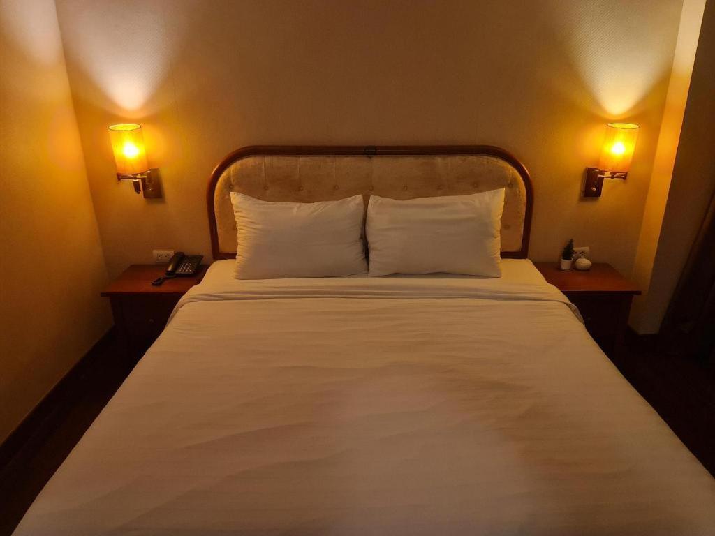 Western Grand Hotel Ratchaburi Ban Bang Kra Exteriör bild