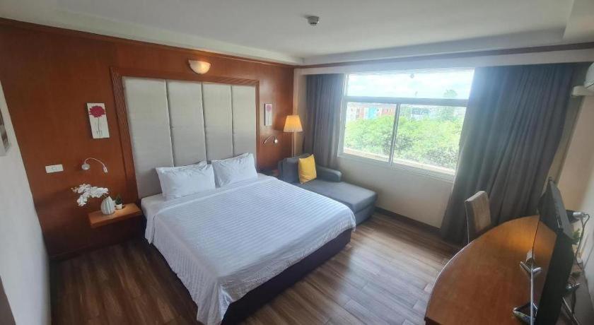 Western Grand Hotel Ratchaburi Ban Bang Kra Exteriör bild
