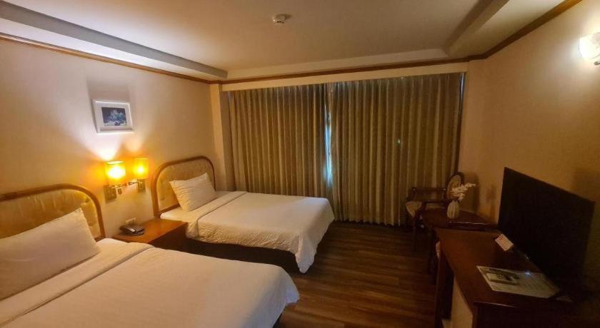 Western Grand Hotel Ratchaburi Ban Bang Kra Exteriör bild