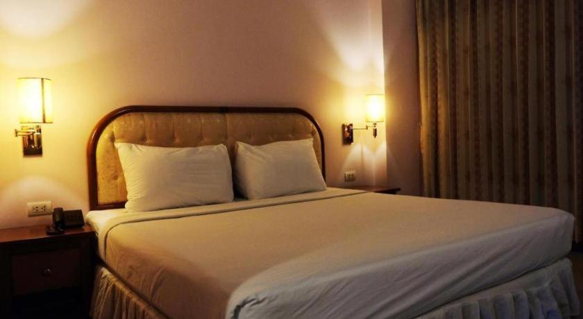 Western Grand Hotel Ratchaburi Ban Bang Kra Exteriör bild