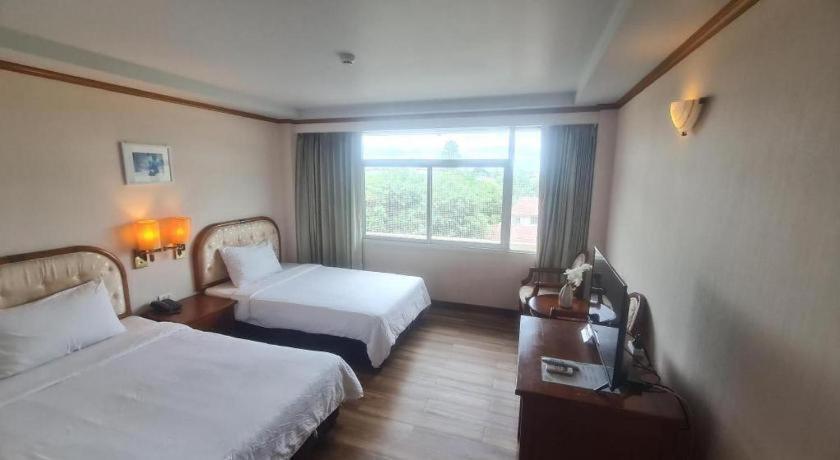 Western Grand Hotel Ratchaburi Ban Bang Kra Exteriör bild