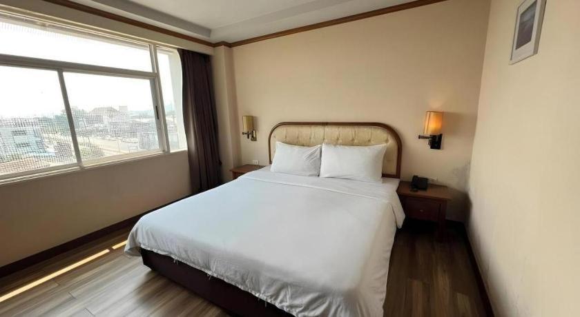 Western Grand Hotel Ratchaburi Ban Bang Kra Exteriör bild