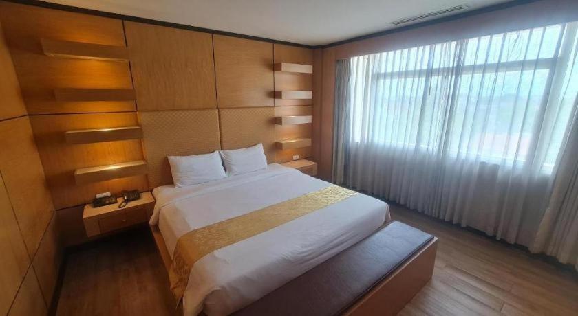 Western Grand Hotel Ratchaburi Ban Bang Kra Exteriör bild